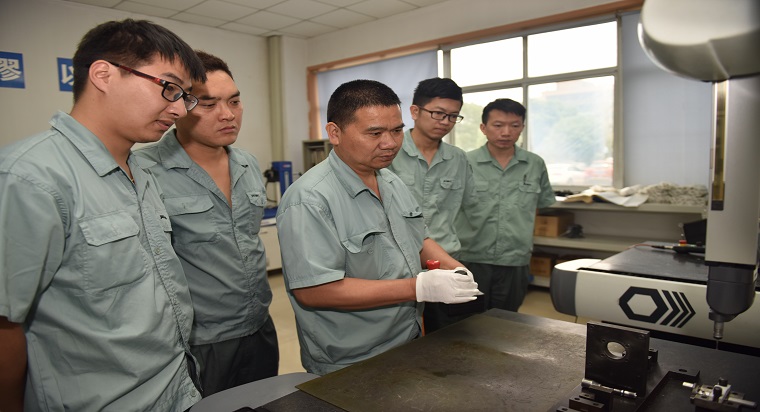 公司“質(zhì)量月”活動有聲有色有成效    主題簽名將活動推向新高潮